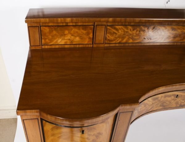 Antique George III Scottish Flame Mahogany Sideboard - Image 3