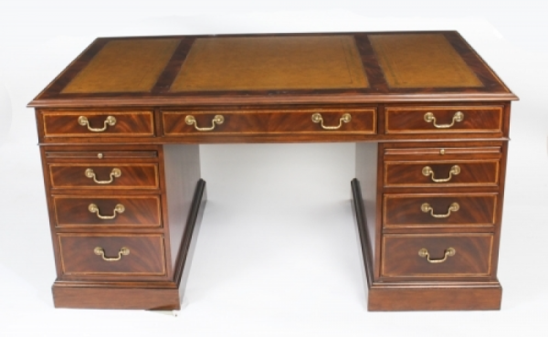 Vintage Flame Mahogany & Crossbanded Pedestal Desk - Image 5