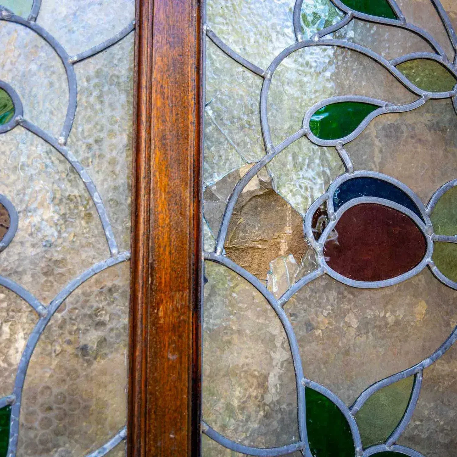 Antique German Stained Glass Double Doors with Rose Panels, c. Early 1900s - Image 3