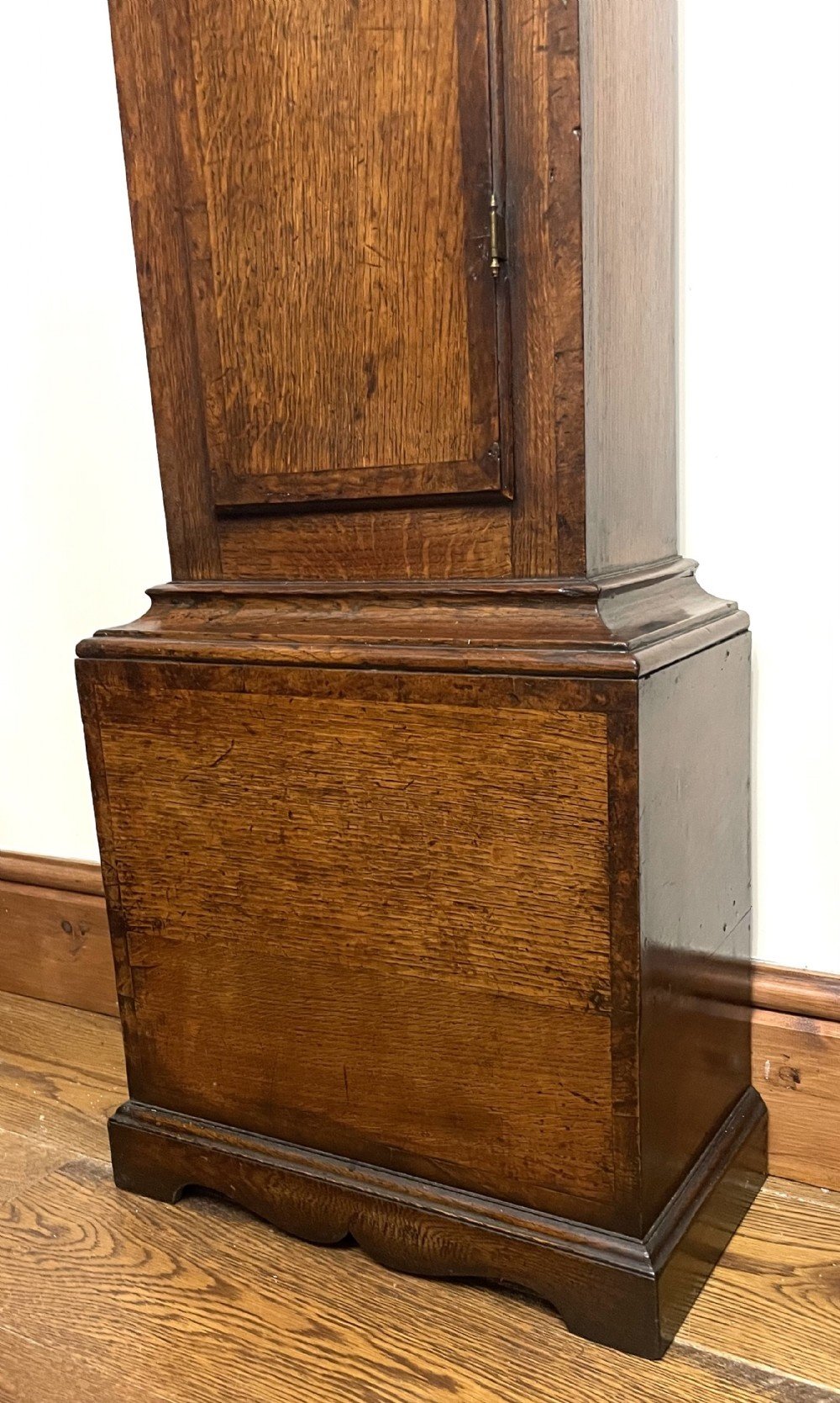 Antique Georgian Oak & Walnut Longcase Clock by Samuel Young, Nantwich, c. 1720–1740 - Image 6